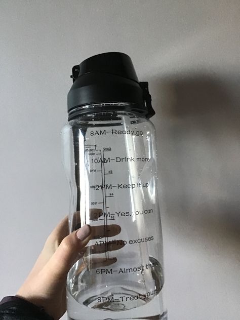 1l Water Bottle Aesthetic, Termo Aesthetic, Water Bottle Aesthetic, Protein Bottle, Bamboo Water Bottle, Clear Water Bottle, Large Water Bottle, Stylish School Bags, Gallon Water Bottle