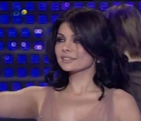 Hifa Wahbi, Haifa Wehbe Aesthetic, Haifa Wehbe 90s, Haifa Wehbe Makeup, Pictures With Meaning, Old Celebrities, Haifa Wehbe, Prettiest Celebrities, Disney Princess Snow White