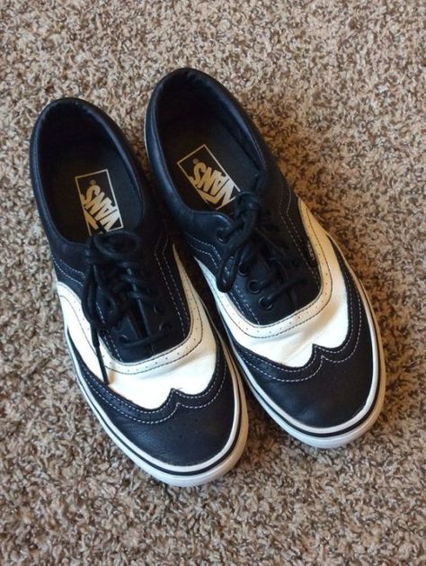 http://SneakersCartel.com Vans Era “Wingtip” #sneakers #shoes #kicks #jordan #lebron #nba #nike #adidas #reebok #airjordan #sneakerhead #fashion #sneakerscartel https://www.sneakerscartel.com/vans-era-wingtip/ White Leather Vans, Wedding Kids Outfit, Rockabilly Men, Vans Custom, Leather Vans, Sneakerhead Fashion, Womens Snowboard, Vans Era, Playing Basketball