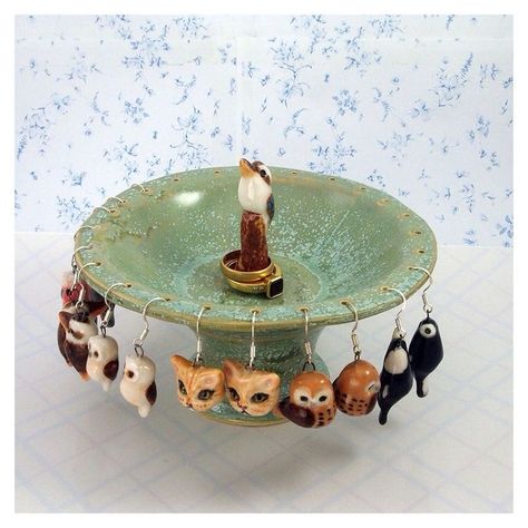 Ceramic Earring Stand, Earring Holder Pottery, Cermic Earrings, Earing Holder Ceramic, Ceramics Earring Holder, Clay Crafts Earring Holder, Earring Clay Holder, Ceramic Ring Holder Pottery, Ceramics Ring Holder