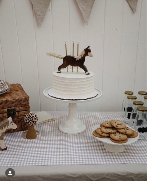 Horses Decor, Horse Birthday Party, Horse Birthday Cake, Birthday 4, Simple Birthday Party, Boys First Birthday Party Ideas, Horse Birthday Parties, Horse Cake, Horse Party