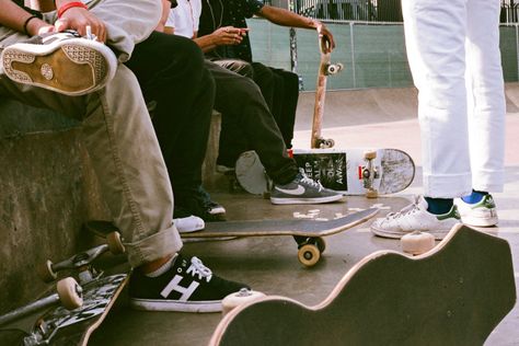 Skateboarding Aesthetic, Skate Boy, Skateboard Aesthetic, Gossip Girl Reboot, Skater Aesthetic, Skateboard Design, Disposable Camera, Skater Boy, Scott Pilgrim