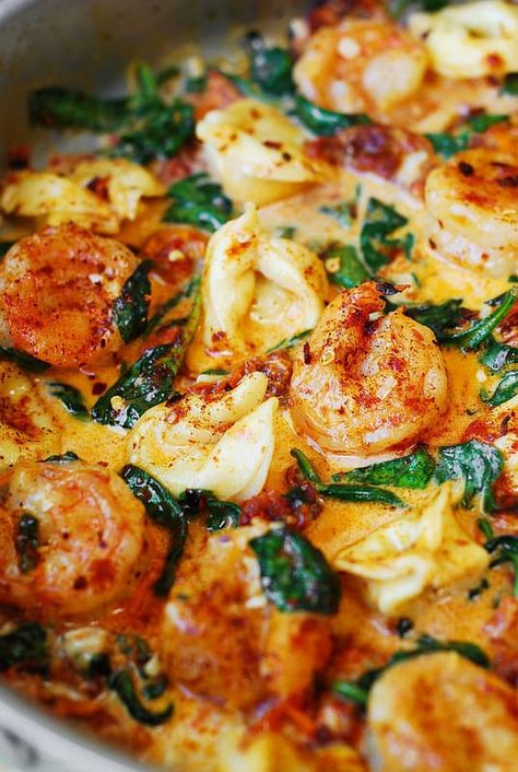 Tortellini With Shrimp, Julias Album, Julia's Album, Shrimp And Spinach, Shrimp And Veggies, Creamy Tortellini, Easy Pasta Dinner, Tortellini Recipes, Asam Jawa