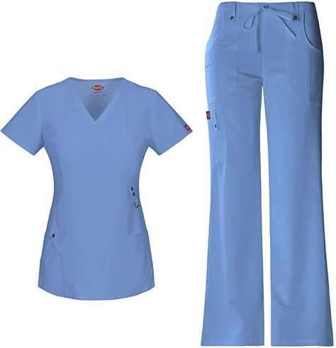 Light Blue Scrubs, Scrubs Uniform Cute, Cute Nursing Scrubs, Nurse Fashion Scrubs, Nursing Scrubs Pattern, Nurse Outfit Scrubs, Medical Scrubs Fashion, Scrubs Pattern, Medical Scrubs Outfit