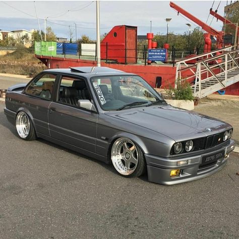 Awesome E30 BMW 325I, Visit also our website for E30 videos! 325i Bmw Gusheshe, Bmw Gusheshe, Bmw E30 Touring, Bmw E30 325, E30 Bmw, Rolls Royce Motor Cars, Bmw 325, Bmw E30 M3, Turbo Engine