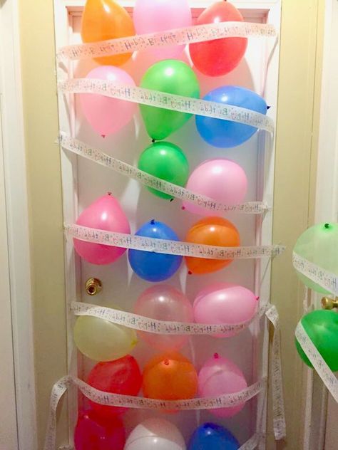 Best birthday prank! Close their door and cover it with balloons on their birthday Best April Fools Pranks, Birthday Surprise Kids, Balloon Door, Birthday Pranks, Birthday Surprise For Husband, Crazy Birthday, Pranks For Kids, Birthday Morning Surprise, Birthday Morning