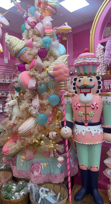 Land Of The Sweets Nutcracker, Glitterville Christmas, Candyland Decor, Nutcracker Crafts, Candy Decorations Diy, Nutcracker Christmas Tree, Christmas Princess, Pink Nutcracker, Christmas Tree Trimming