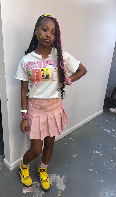 Lightskin Girls 11-12, 11 Year Girl Black, 12 Year Girl Black, Black Teenage Girl, Winter Birthday Outfit, Jamaica Outfits, Cute Vacation Outfits, Simple Outfits For School