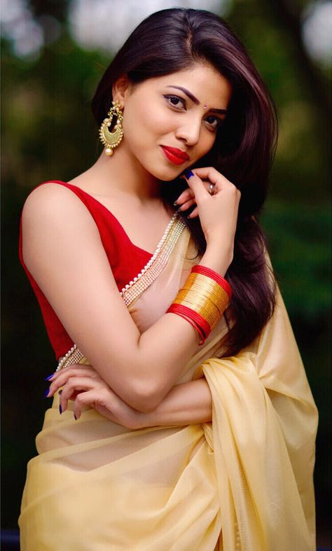 Kaashima Rafi photoshoot stills by Siddhant Kishore - South Indian Actress Indian Photoshoot, Indian Woman, Beautiful Smile Women, Indian Beauty Saree, To Read, A Woman, Saree, Thing 1