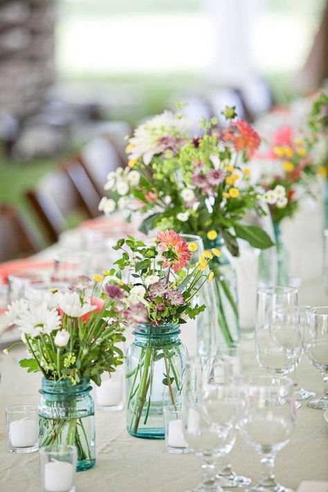 Wildflower Wedding Centerpiece Ideas / http://www.himisspuff.com/boho-rustic-wildflower-wedding-ideas/9/ Floral Centrepieces, Wedding Flowers Peonies, Flowers Peonies, Deco Champetre, Flora Flowers, Babies Breath, Wedding Floral Centerpieces, Southern Weddings, Wildflower Wedding