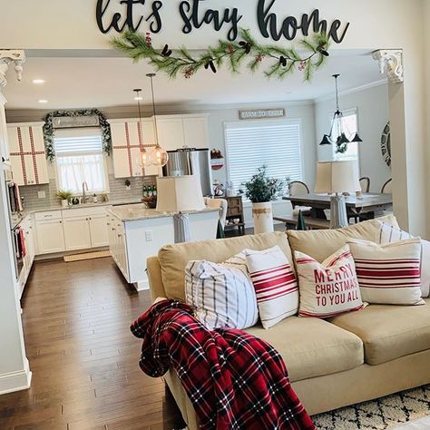 @nana.rod00 • Instagram photos and videos Lets Stay Home, Latex Paint, Family Room Decorating, Diy Holiday Decor, Modern Farmhouse Decor, Joanna Gaines, Décor Diy, Stay Home, Home Wallpaper