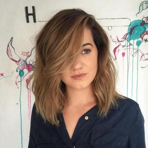 Side-Parted Lob With Long Bangs Lob With Long Bangs, Oval Face Bangs, Hairstyles For Oval Faces, Flattering Haircuts, Oval Face Haircuts, Swept Bangs, Formal Hair, Fuzzy Wuzzy, Oval Face Hairstyles