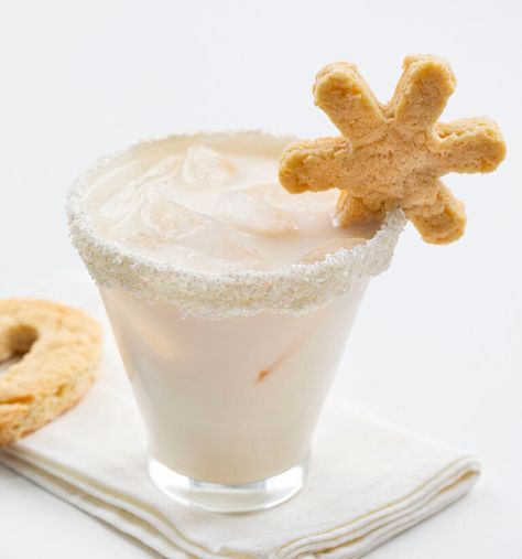 Sugar Cookie Cocktail is an alcoholic beverage with a buttercream rimmed glass filled with vodka, Baileys Irish Cream, and more heavy cream for a perfect winter drink by the fire. Cocktails, Matini, Sugar Cookie Martini, Sugar Cookie Drink, Drinks, Adult Beverages, Cocktail Recipes, Christmas Drink, Christmas, New Years, Holiday Drinks, Drink Ideas, I am baker, iambaker Sugar Cookie Cocktail, Cookie Martini Recipe, Sugar Cookie Martini Recipe, Vanilla Vodka Recipes, Sugar Cookie Martini, Cookie Martini, American Buttercream Recipe, Yummy Sugar Cookies, I Am Baker