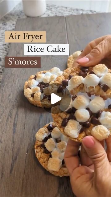 Amy Roskelley | Nutrition Educator | PT on Instagram: "TikTok viral recipe: S’more’s rice cakes!  100 calories each; 2 g protein, 21 g carbs, 2 g fat, 2 g fiber Makes 4  Ingredients: 4 caramel rice cakes 2 tablespoons sugar free chocolate chips 28 grams miniature marshmallows.  Instructions: Sprinkle chocolate chips and marshmallows on rice cakes. Put in air fryer and cook at 350 for 2 minutes. Remove and enjoy!  #tiktokfoodtrend #ricecakesmores #ricecakes #smores #healthydessert #lowcaloriedessert #macros #calories #foryou #fyp" Caramel Rice Cake Snacks, Rice Cakes Recipe Healthy, Rice Cake Recipes Healthy, Chocolate Chips And Marshmallows, Caramel Rice Cakes, Rice Cake Snacks, Rice Krispies Recipe, Clean Meals, Rice Cake Recipes