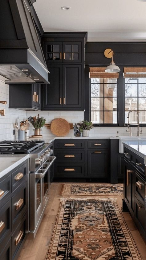 Black And White And Grey Kitchen, Black Boho Kitchen, Home Decor Kitchen Modern, Modern Black And White Kitchen, Black And White Kitchen Ideas, Best Kitchen Ideas, Kitchen Orangery, White Kitchen Ideas, Dreamy Kitchens