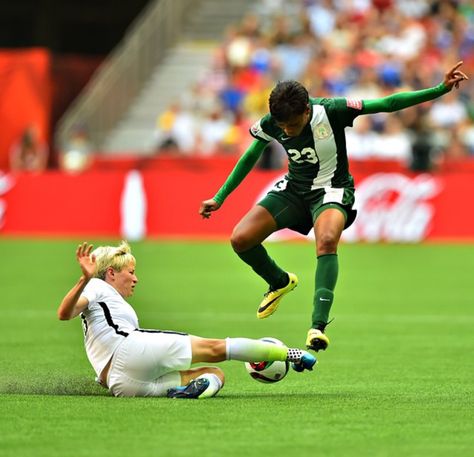 Megan Rapinoe Slide Tackle Football, Slide Tackle Soccer, Slide Tackle, Tackle Football, Sue Bird, Abby Wambach, Football Poses, Megan Rapinoe, Usa Soccer