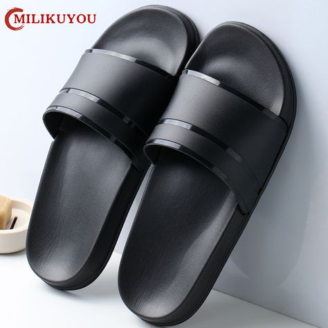 2024 Men Women Indoor Home Slippers Summer Soft Comfortable Bath Slippers Couple Family Flat Thick Sepatu Air Jordan, Luxury Slides, White Slides, Men Slippers, Open Toe Slippers, Black Slides, Black And White Shoes, Mens Slides, Outdoor Slippers