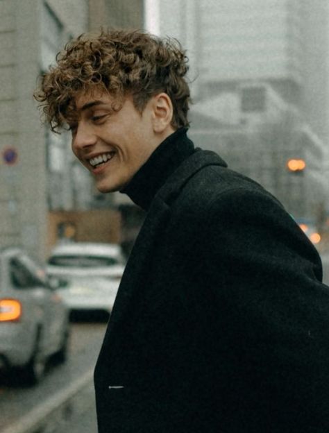 One of my top 3 favorite pictures of Bene Schulz Boys Haircuts Curly Hair, Hair Tips For Men, Boys Curly Haircuts, Long Curly Hair Men, Mens Hairstyles Curly, Men's Curly Hairstyles, Male Haircuts Curly, Medium Length Curly Hair, Men Haircut Curly Hair