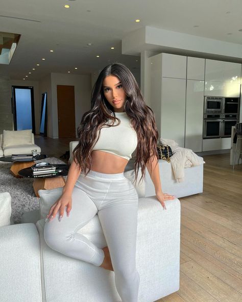 Janet Guzman on Instagram: “Come over @fashionnova” Janet Guzman Fashion Nova, Womens Wear Daily, Janet Guzman, Fashion Suits For Men, Fashion Nova Models, Glamour Fashion, Fashion Photographer, Simple Style, Fashion Models