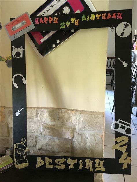 90's Birthday DIY Picture Frame / Photo Booth Frame / Hip Hop Party Frame Picture Frame Photo Booth, Picture Frames For Parties, Birthday Party Pictures, 90s Hip Hop Party, Hip Hop Birthday Party, 90s Party Ideas, Party Photo Frame, 90s Birthday, 80s Birthday Parties