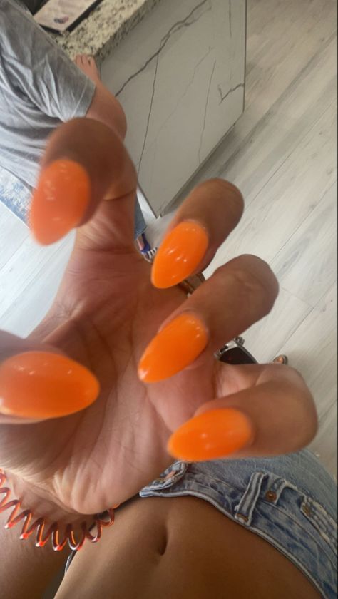 Nail Inspiration Almond Summer, Sold Color Almond Nails, Orange Almond Shaped Acrylic Nails, Acrylic Nail Colour Ideas, Nail Inspo April 2024, Solid Color Nails Orange, Cute Light Orange Nails, Nail Inspo Almond Orange, Papaya Orange Nails