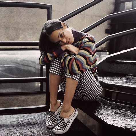 Checkered Vans Mixed Print Outfit Checkerboard Vans Outfit Women, Colorful Vans Outfit, Checked Vans Outfit, How To Style Vans, Checkerboard Vans Outfit, Socks With Vans, Slip On Vans Outfit, Platform Vans Outfit, Vans Outfit Womens