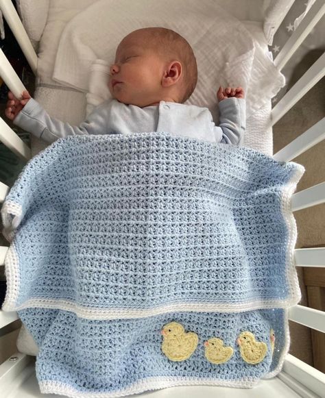 Blankets For Baby Boys, Baby Boy Knitted Blanket, Crochet Baby Blanket Boys, Crochet Ideas For Baby Boy, Crochet Blanket For Baby Boy, Baby Blanket Ideas Crochet, Crochet Baby Ideas Projects, Crochet Baby Blanket For Boy, Cute Baby Blanket Crochet Pattern