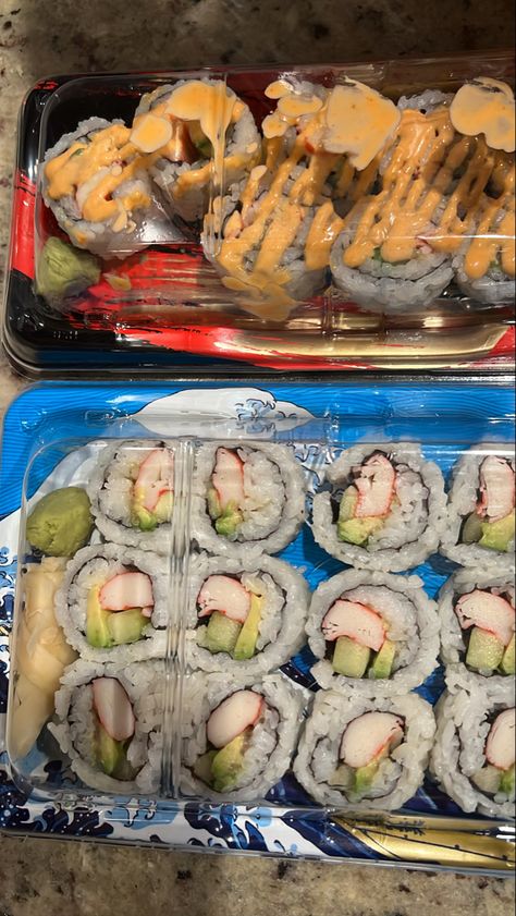 #sushi #sushilovers #california #rolls #yummy Sushi California Roll, California Roll Sushi, California Rolls, 2025 Goals, Food Motivation, California Roll, Fun Baking, Sushi Roll, Simple Iphone Wallpaper