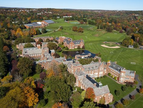 The Most Beautiful Private High School in Every State in America Taft School, Boarding School Dorm, High School In America, Boarding School Aesthetic, Le Rosey, Private High School, School Building Design, Schools In America, American High School