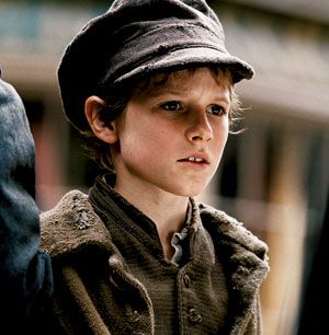 How I adore this little fellow. Of course his clothing, face, the lighting. All of it. Oliver Twist Aesthetic, Peasant Boy Aesthetic, Oliver Twist Characters, Peasant Boy, Hulk Character, Joey Lawrence, Circus Characters, Oliver Twist, Horror Music