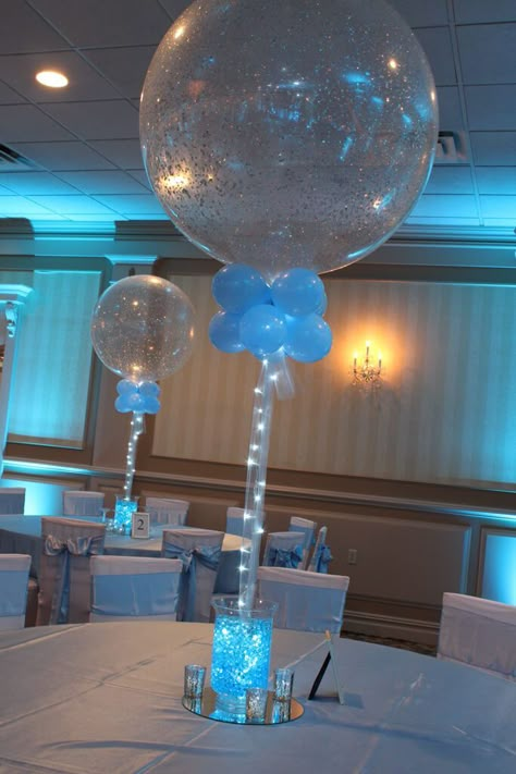 Aqua Sweet 16 Decorations, Sweet 16 Centerpiece Ideas Diy, Light Up Balloon Centerpieces, Elegant Balloon Centerpieces, Balloon Decorations Table, Balloon Centerpieces Birthday, Bobo Balloon Centerpiece, Ballon Centerpieces Simple, Centerpieces Balloons