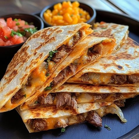 Delicious Steak Quesadilla Recipe for Quick Meals - Delicious Recipes - Easy Cooking Ideas and Tasty Dishes Beef Quesadillas Easy, Healthy Steak Quesadilla, Carne Asada Quesadilla Recipes, Steak Quesadillas Recipes, Roast Beef Quesadillas, Carne Asada Quesadilla, Steak Casadillas, Blackstone Quesadilla Recipes, Steak Quesadilla Recipe Easy