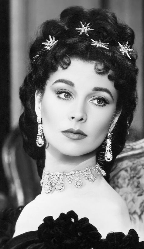 French Cinema, Vivien Leigh, Vintage Black Glamour, Old Hollywood Glam, Hollywood Icons, Darjeeling, Actrices Hollywood, Princess Aesthetic, Gone With The Wind