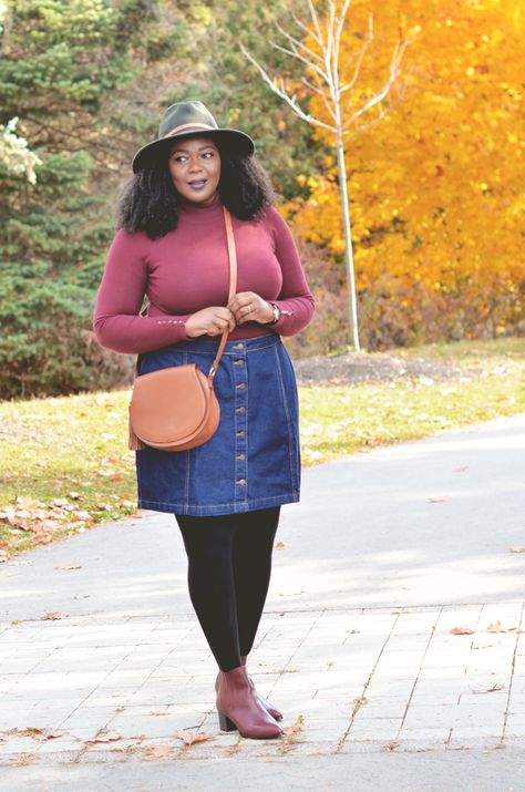 plus size denim skirt outfit idea- fall- mycurvesandcurls.com Jean Skirt Outfits Plus Size Casual, Plus Size Jean Skirt Outfits Fall, Plus Jean Skirt Outfits, Jeans Skirt Outfit Plus Size, Plus Size Suede Skirt Outfit, Plus Size Denim Skirt Outfit, Denim Skirt Outfit Plus Size, Skirt Denim Outfit, Jean Skirt Outfits Fall