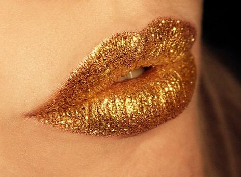 Gold Ke$ha Lips<3. #Kesha #Gold #Lips Glitter Beards, Glitter Lipstick, Lipstick Art, Gold Lips, Glitter Lips, Lip Designs, Hot Lips, Beautiful Lips, Lip Art