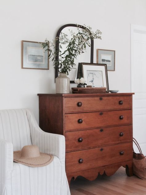 Master bedroom design of an estate, holiday home on the south shore of nova scotia. Mixing antique pieces with new. Linen slipcover chair, vintage art, antique dresser, summer home, nova scotia antiques. | Room Design & Photo by: Carol Reed Interior Design Inc Antique Bedroom, Interior Vintage, 아파트 인테리어, Vintage Bedroom, Dresser Decor, Bedroom Dressers, Nova Scotia, Bedroom Inspirations, Interior Designer