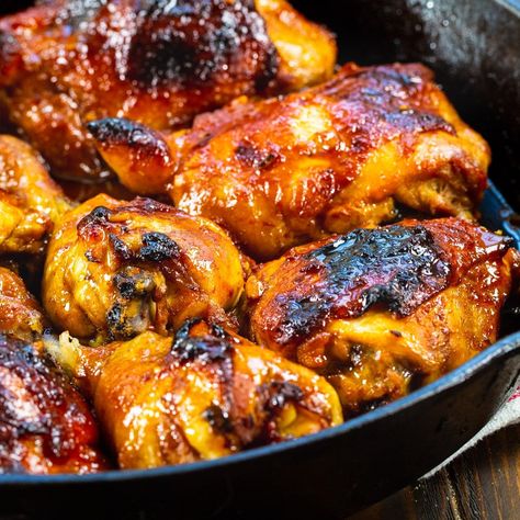 Southern Sticky Chicken Sticky Chicken Recipe, Turkey Meals, Turkey Dinners, Spicy Southern Kitchen, Southern Chicken, Baked Chicken Recipe, Southern Recipe, Poultry Dishes, Southern Recipes Soul Food