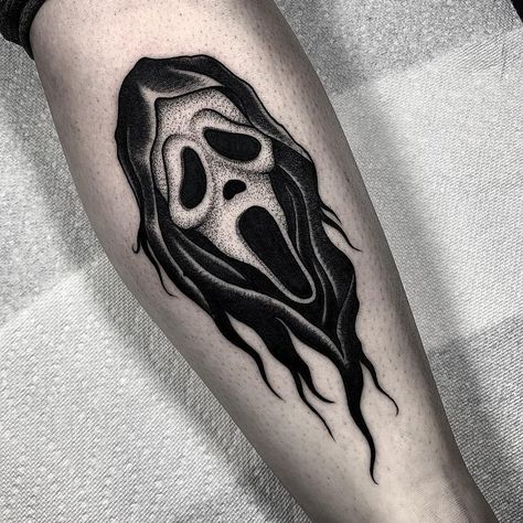 Angelo Parente on Instagram: “Ghostface 🔪🔪🔪 Which Scream movie is your favorite? #blackcaskettattoo” Ghost Face Tattoos, Horror Movie Tattoos, Movie Tattoo, Movie Tattoos, Scary Tattoos, Flash Tattoo Designs, Spooky Tattoos, Tatuaje A Color, Horror Tattoo