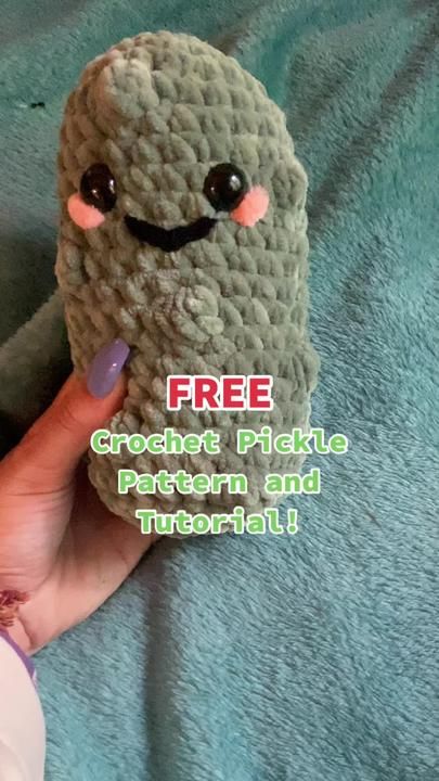 Crochet Pickle Pattern, Crochet Pickle, Crochet Things To Make, Magic Circle Crochet, Girls Night Crafts, Crochet Critters, Crochet Stuffed Animals, Crochet Classes, Easy Crochet Animals