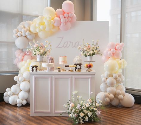 We had the absolute pleasure of styling Zara’s first birthday party, a beautiful celebration steeped in Korean tradition 🌸 Design and Decor: @bypriscilahawn Venue: @pinstripesbbb @pinstripes_cater.events Photographer: @eliseyun.photography Flowers: @_dear_flower_ Signage: @friendlilypress Sweet Memories 💫 — #DCEvents #DCeventdesign #kidsparties #firstbirthday #DMVevents #DCMoms #VirginiaMoms #visitloudoun #leesburgva #MarylandMoms #DMVBabyShower #eventdesign #Washingtondceventplanner... Flower Signage, Dessert Table Backdrop, Table Backdrop, Backdrop Ideas, Photography Flowers, First Birthday Party, Balloon Arch, Sweet Memories, Dessert Table