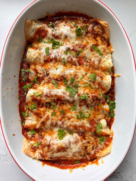 High Protein Turkey Black Bean Enchiladas (gluten-free) - rachLmansfield Rachel Mansfield Recipes, Rachel Mansfield, Quick Turkey, Turkey Enchiladas, Black Bean Enchiladas, Latin Recipes, Bean Enchiladas, Gluten Free Tortillas, Lunch Appetizers