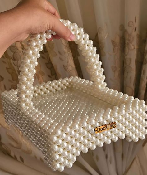 Diy Beaded Bag, Pearls Bag, Unusual Handbags, Hand Beaded Bag, Handcrafted Dolls, Trendy Purses, Beaded Shoes, Diy Bags Patterns, Pearl Bag