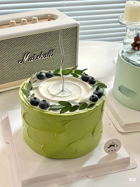 Matcha Cake Aesthetic Korean, Matcha Cake Decoration, Green Aesthetic Cake, Matcha Cake Aesthetic, Green Cake Aesthetic, Matcha Birthday Cake, Blue Green Cake, Green Cake Design, Kek Kahwin