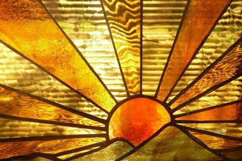 Stained glass - sunrise or sunset Simple Stained Glass Patterns, Sunshine On My Shoulders, Horseshoe Art, Stained Glass Diy, Stained Glass Crafts, Stained Glass Designs, Faux Stained Glass, Stained Glass Panels, Stained Glass Projects