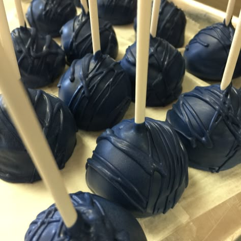 Dark Blue Decorations Party, Dark Blue Party Theme, Navy Blue Party Theme, Navy Blue Quince Cake, Dark Blue Party Decorations, Navy Blue Birthday Theme, Navy Blue Cake Pops, Navy Cake Pops, Dark Blue Birthday Theme