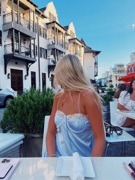 Vsco Worthy Posts, Minimal Mediterranean, Charleston Vacation, Seaside Fl, Seaside Florida, Surfer Girl Style, Florida Girl, Solo Pics, Rosemary Beach