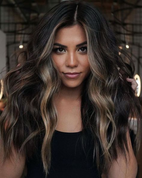 Brown Hair With Face Framing Highlights Blonde Pieces In Dark Hair, Brown Hair With Blonde Money Piece, Darker Blonde Hair, Brown Hair Color Shades, Brown Hair Shades, Dark Brunette Hair, Brown Hair Looks, Brown Hair Inspo, Brunette Hair With Highlights