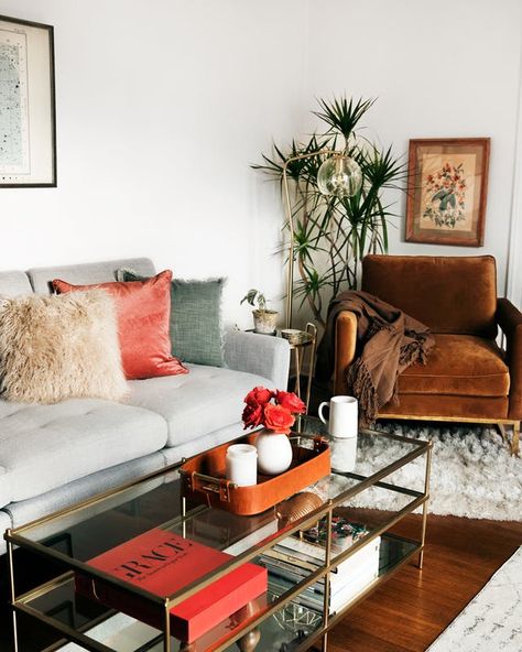 Red Apartment, Furniture Shops, Bank Balance, Furniture Shopping, Trendy Living Rooms, Design Del Prodotto, Living Room Diy, Apartment Living Room, Design Living