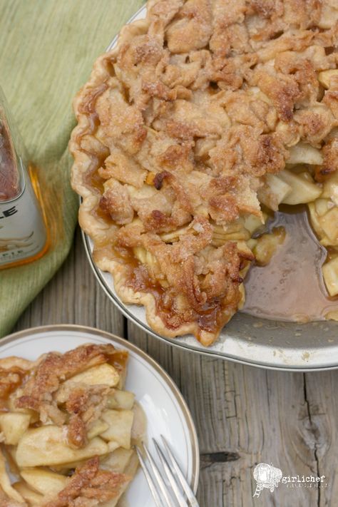 Drunken Apple Pie, Thanksgiving Staples, Whiskey Desserts, Decadent Pies, Apple Crumble Pie Recipe, Whiskey Caramel, August Osage County, Boozy Baking, Deep Dish Apple Pie