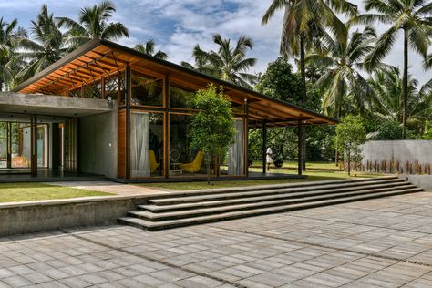 Thought Parallels, Exterior Reference, Modern Tropical Design, Architecture References, Kerala Architecture, Homes Architecture, Detail Arsitektur, Modern Tropical House, Tropical House Design